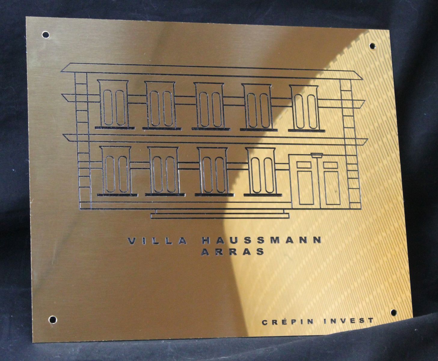 Plaque professionnelle en laiton doré pour crepin invest
