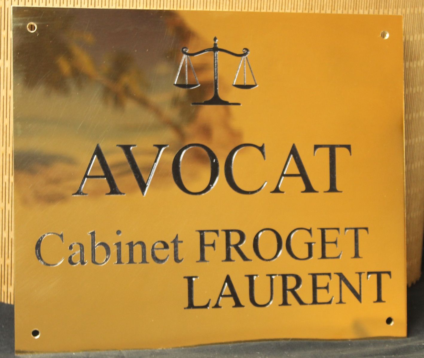 Plaque professionnelle en laiton dorure 0.25µm  gravure et peinture noire