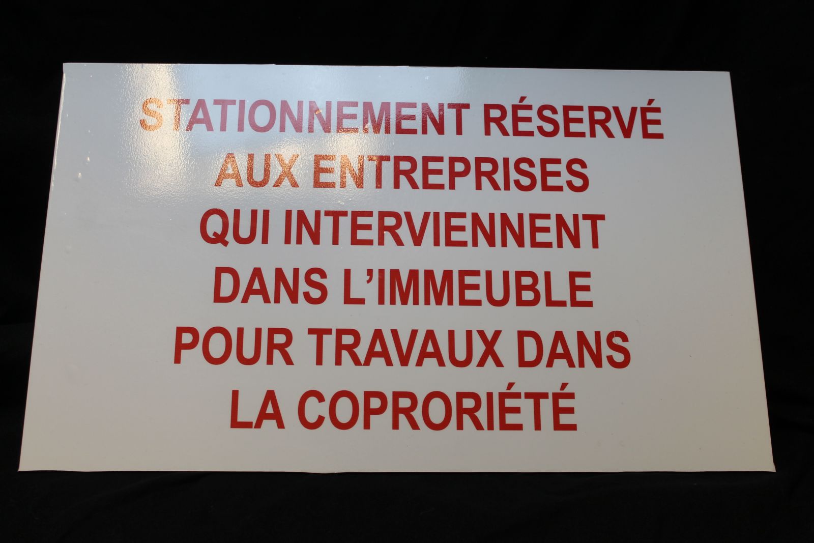Plaque signalétique en alucobon avec impression numérique en face avant 
