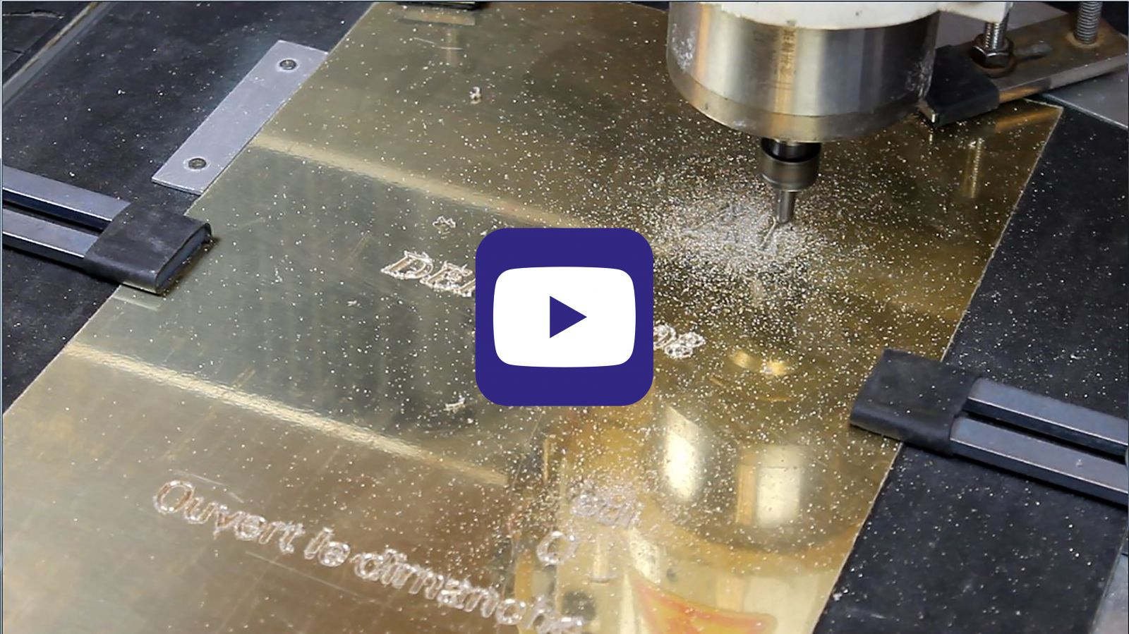 1 er étape de gravure de la plaque en laiton pour processus