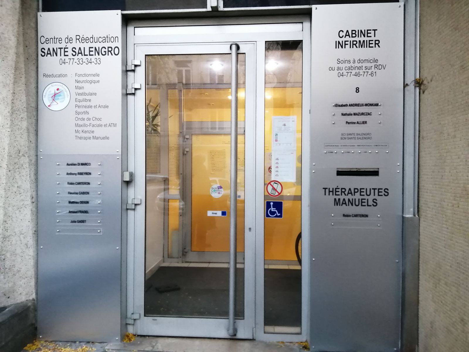 multi-plaques professionnelles en alucobon et plexiglas pour le cabinet salengro