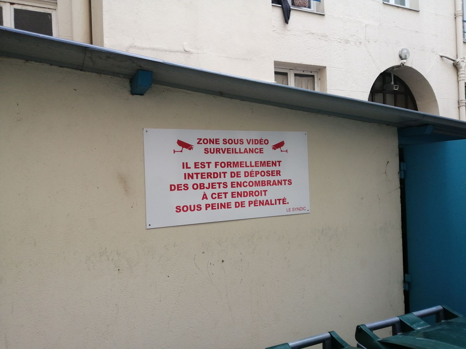 plaque en alucobon en impression pour interdit encombrant surveillance 