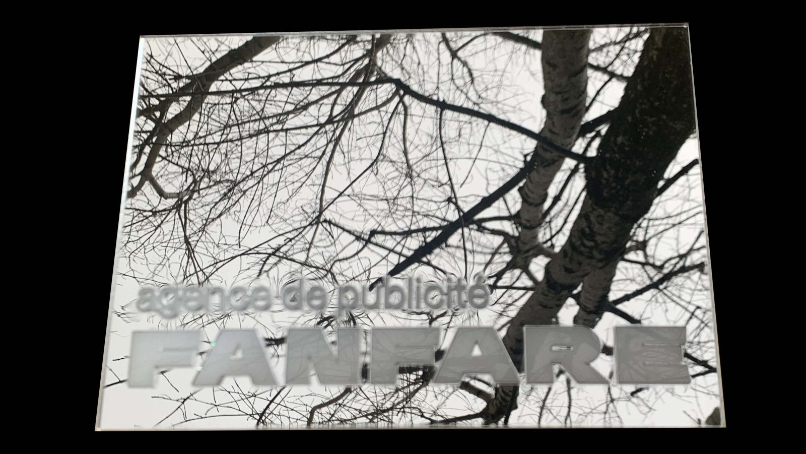 plaque professionnelle en miroir avec découpe et plexiglas blanc pour fanfare