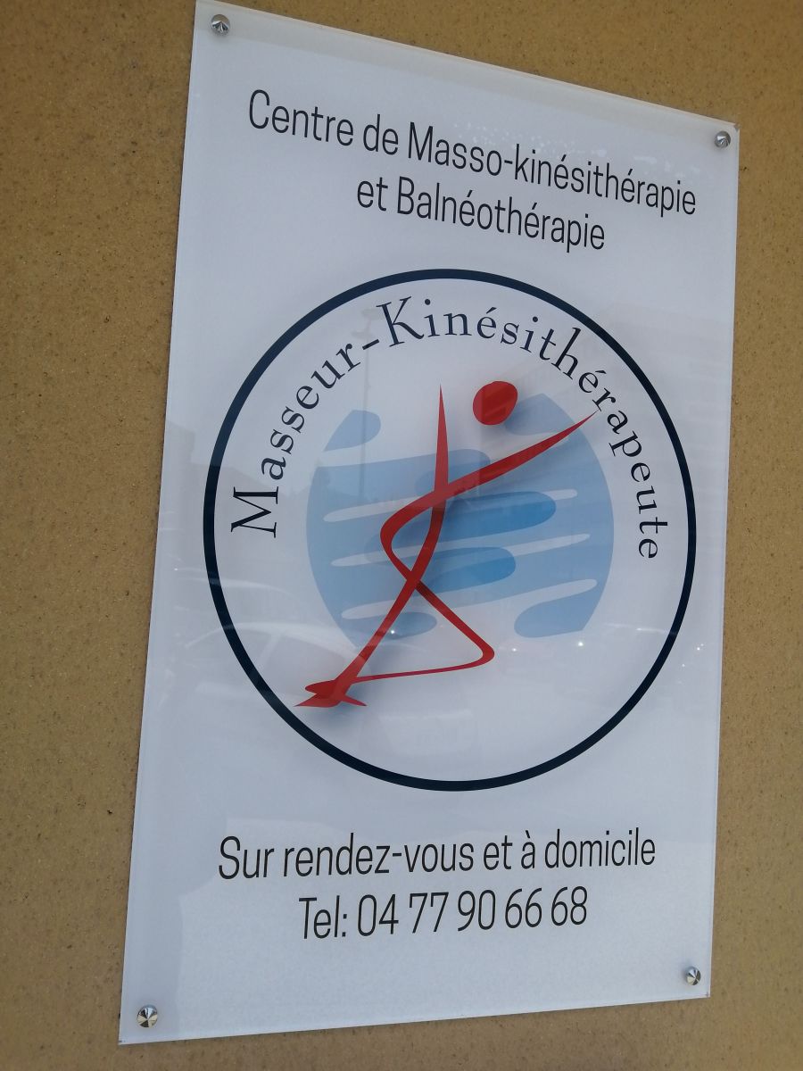 Plaque professionnelle en plexiglas avec impression numérique sur face arrière pour cabinet kiné
