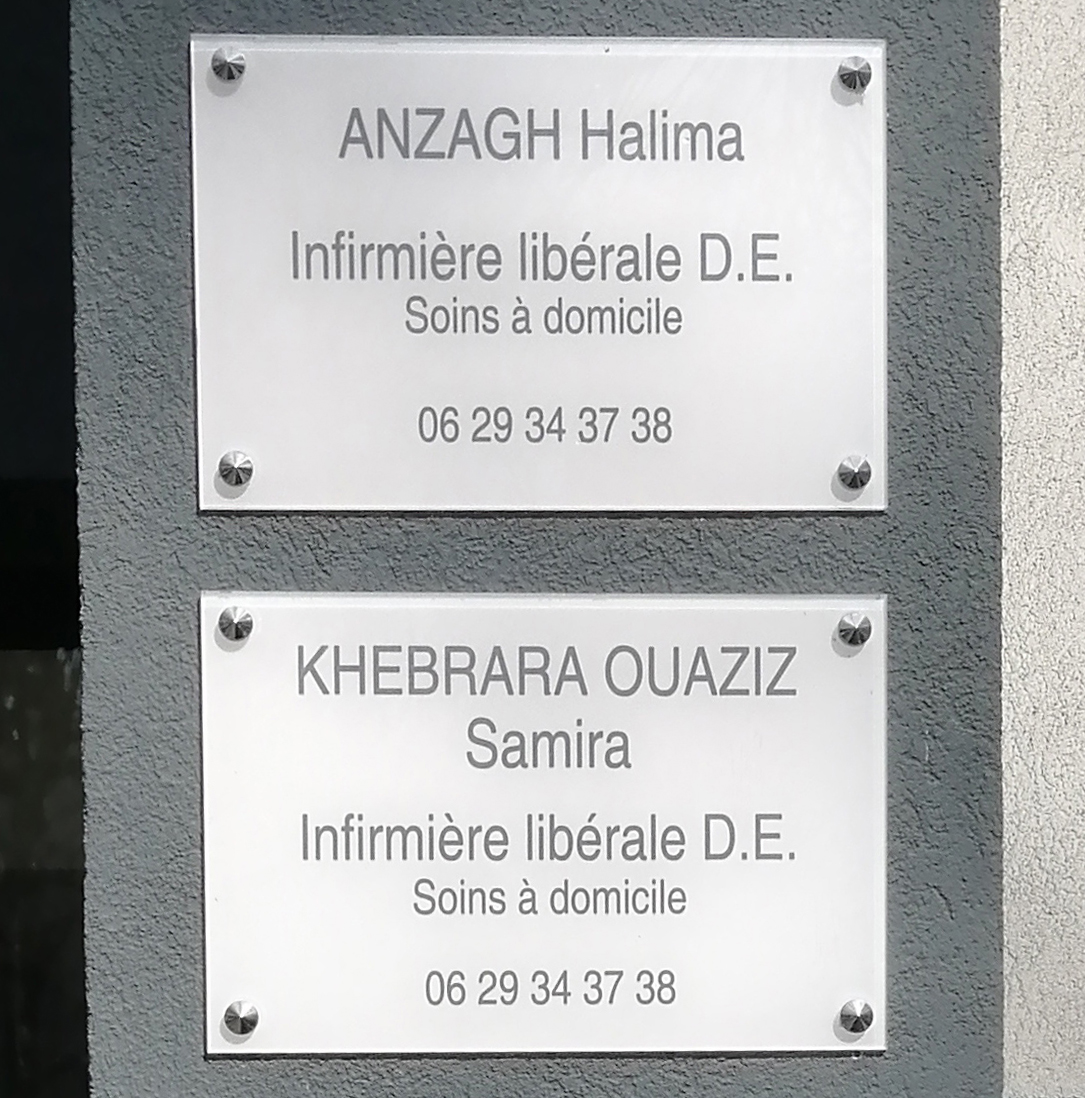 plaques professionnelles en plexi pour infirmières