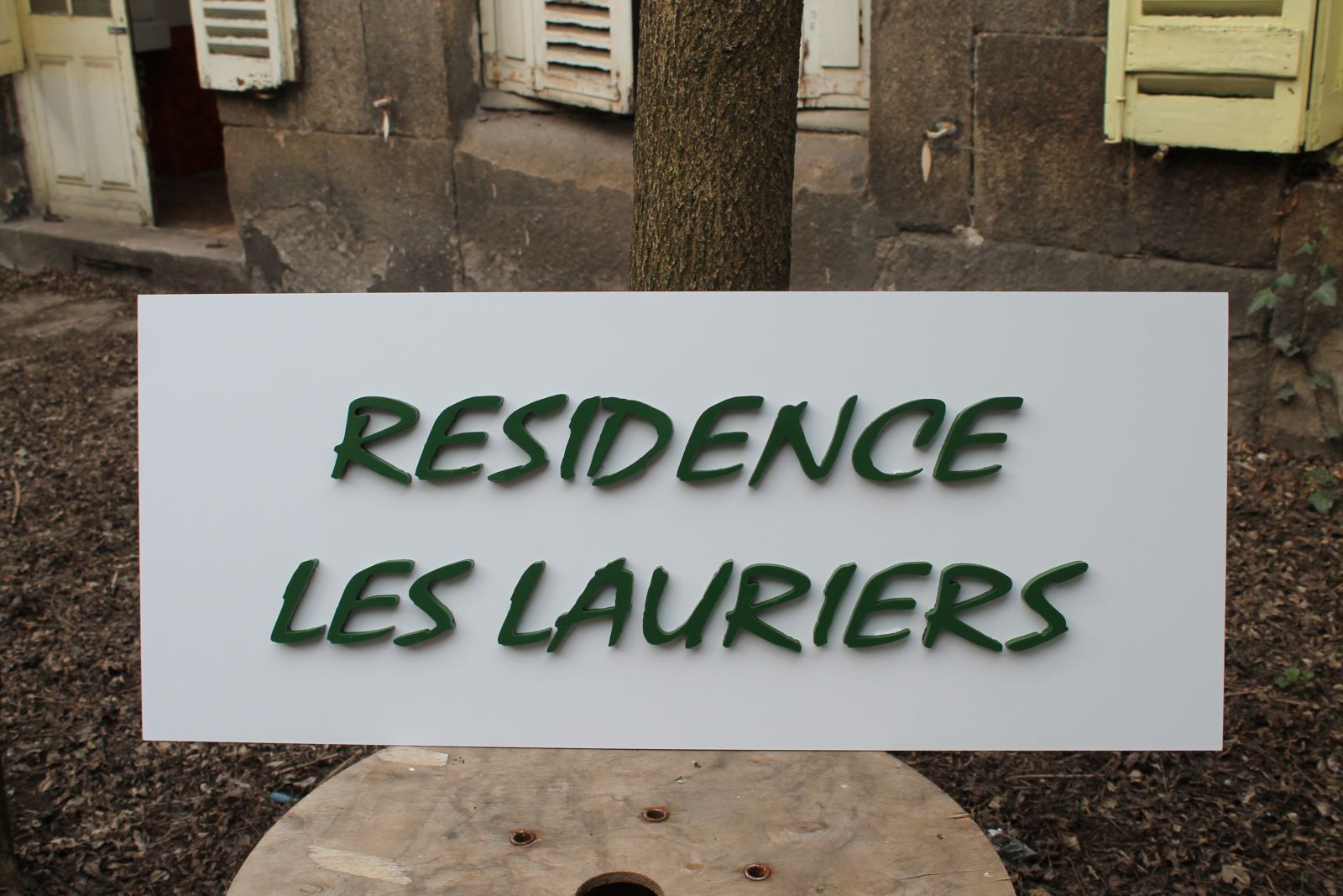 signalétique de copropriété les lauriers en alucobon photo exterieur